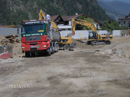 2007_07_20_Mayrhofen_Volks.u.-Hauptschule