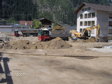 2007_07_23_Mayrhofen_Volks.u.-Hauptschule