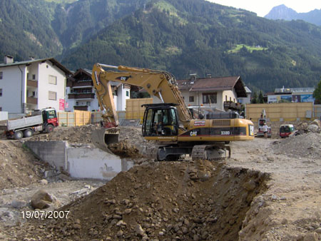 2007_07_23_Mayrhofen_Volks.u.-Hauptschule